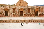 На руках по Азии Jreash, Roman amfitheater,Jordan IMG_8537